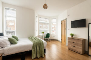 14 Watling Street, Gillingham, ME7 2YQ - room to rent in Gillingham