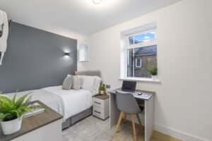 16 Gravesend Road, Rochester, Kent, ME2 3PJ - room to rent in Rochester
