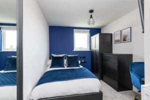 26 Kitchener Road, Strood, ME2 3AP - room to rent in Strood