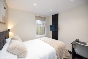 10 Station Road, Northfleet, Gravesend, DA11 9DY - room to rent in Gravesend